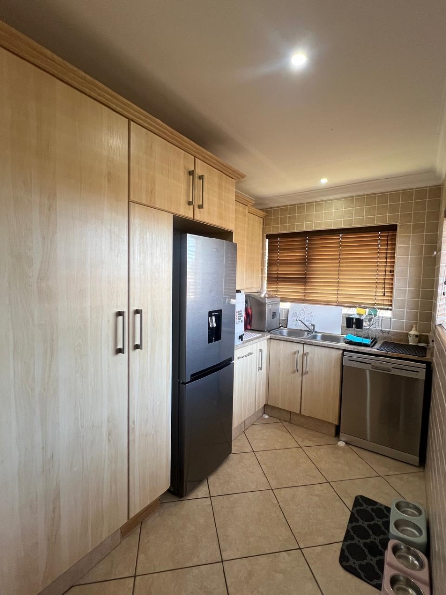 3 Bedroom Property for Sale in Weybridge Park Eastern Cape